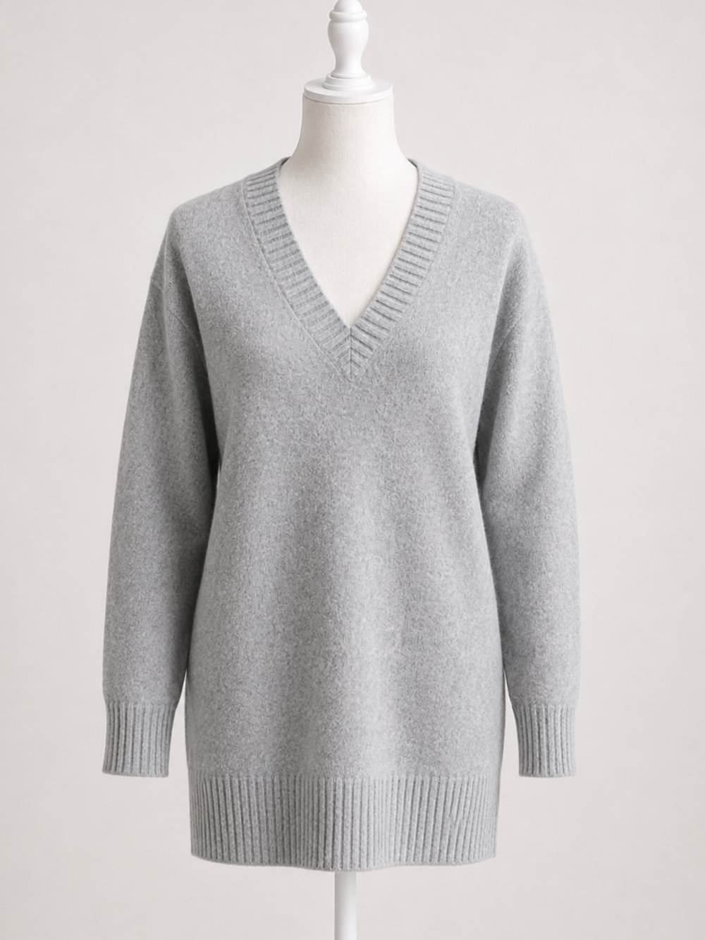 Athleta wool and cashmere Classic V-Neck Women’s Sweater Light Gray Tunic Style